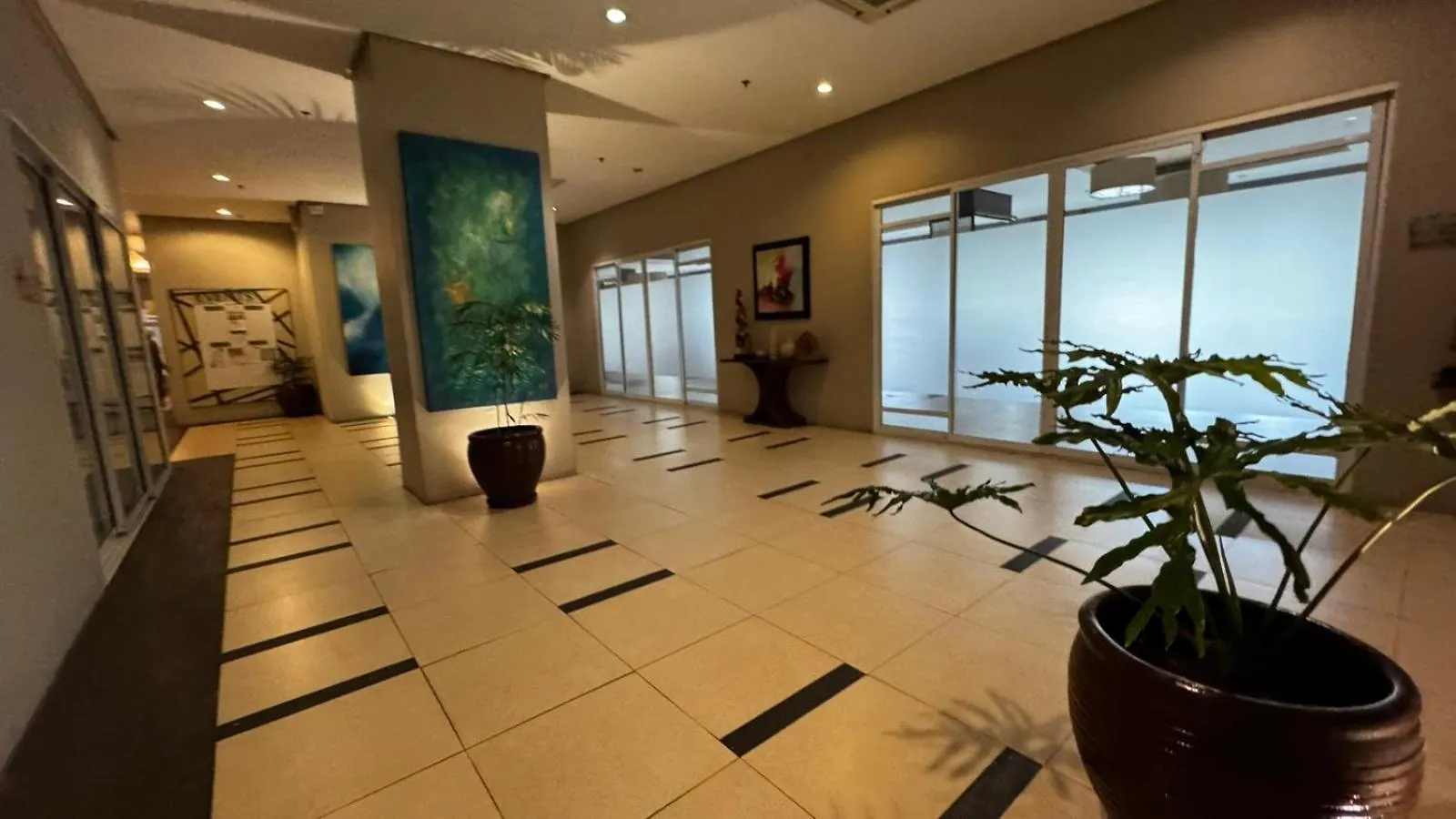 Hotel apartamentowy Lasuitez 2510 I Breathtaking 360 Skyline Views Manila Filipiny